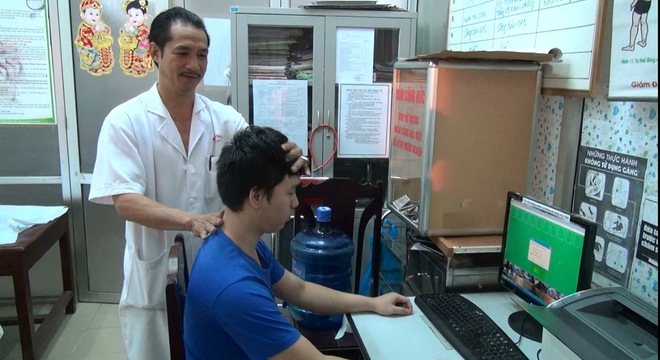 Bài tập khắc phục đau vai gáy Bài tập khắc phục đau vai gáy