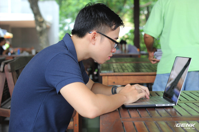 ngồi khom lưng ngồi khom lưng