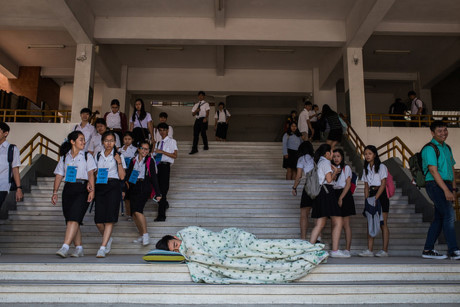 ngủ tại trường ngủ tại trường