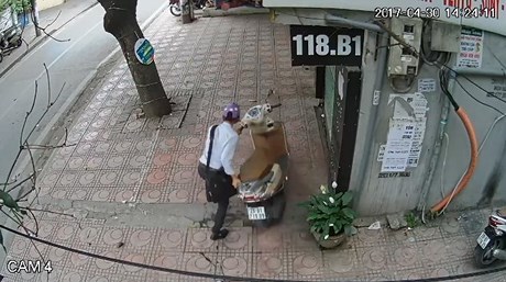 10 giây: Lời cảnh báo những ai dùng khóa chữ U cho xe máy