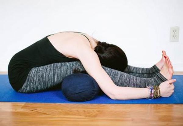 yoga gập người