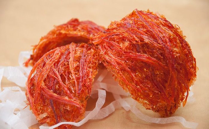 Vì sao tổ yến huyết có màu đỏ?
